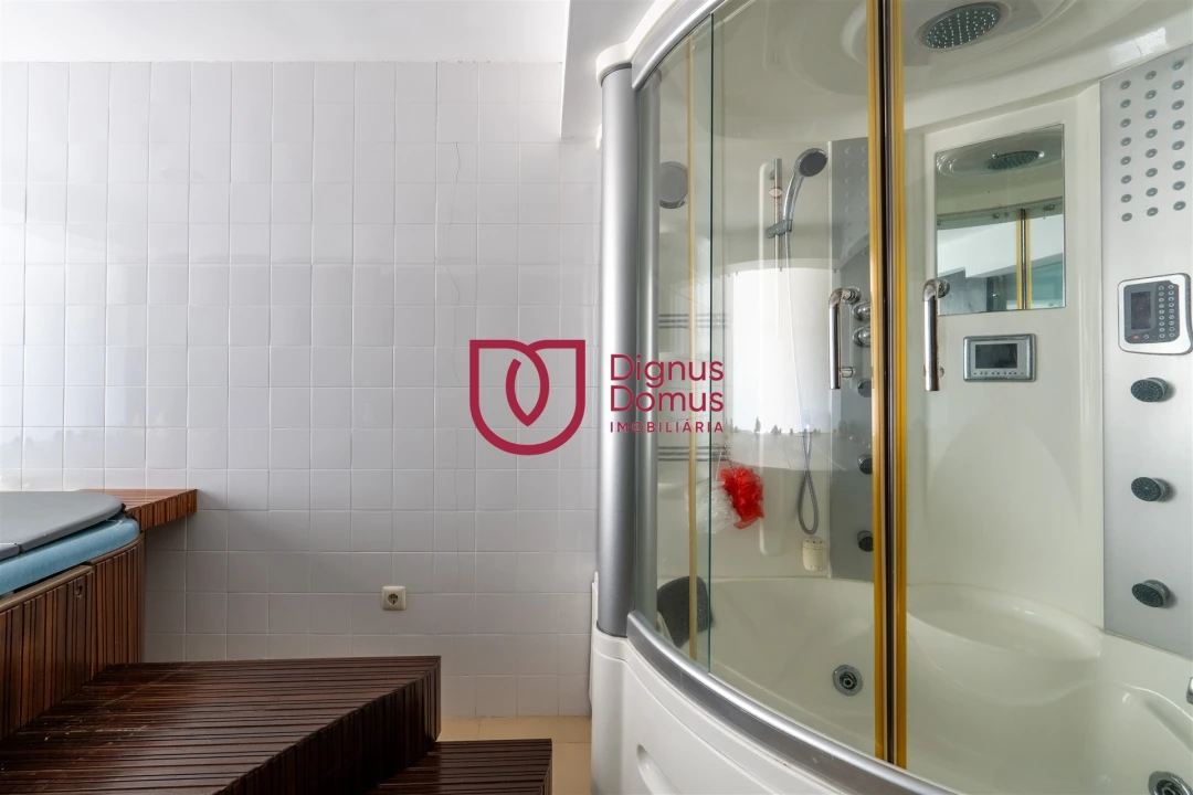 Moradia T7 para Venda em Constance Foto 47