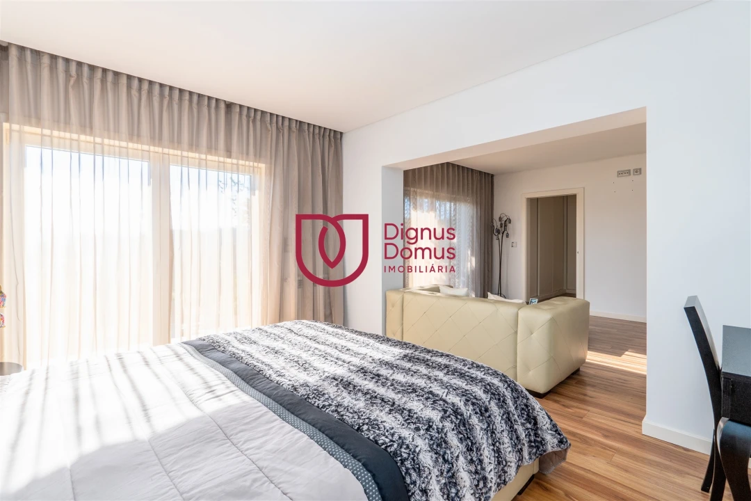 Moradia T7 para Venda em Constance Foto 19