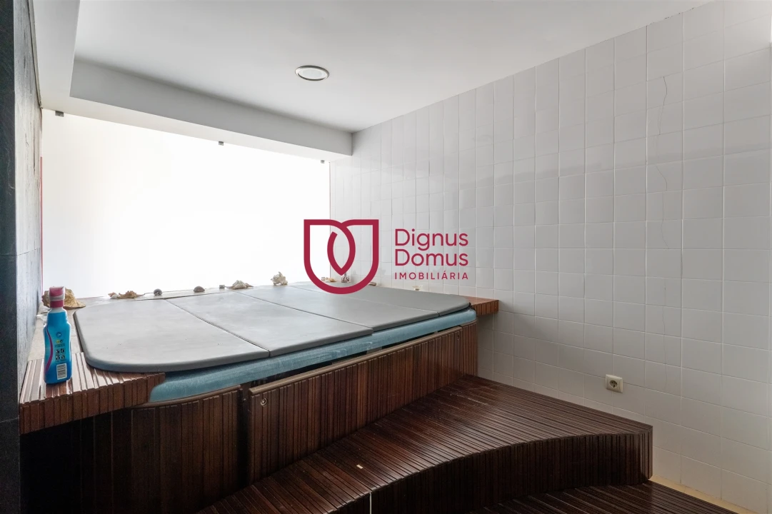 Moradia T7 para Venda em Constance Foto 46