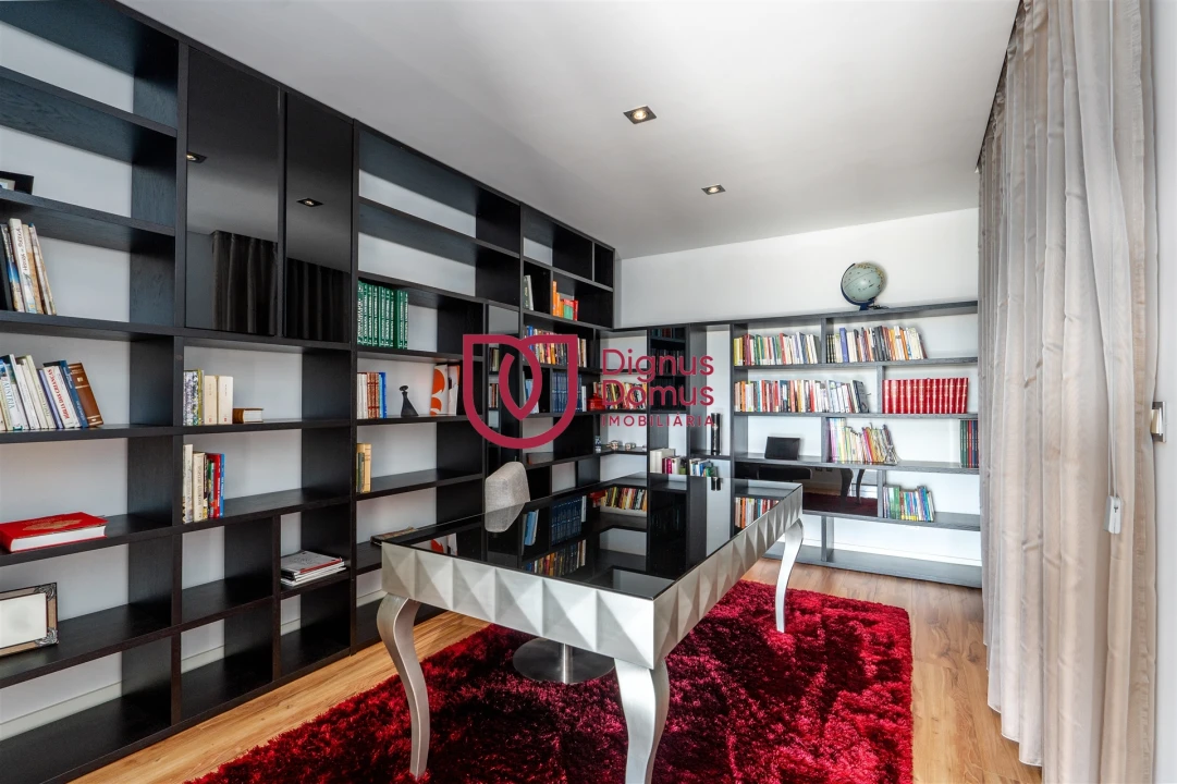 Moradia T7 para Venda em Constance Foto 5