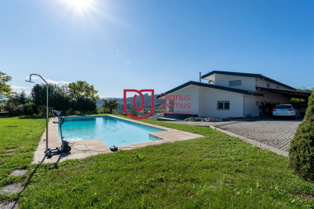 Moradia T7 para Venda em Constance Foto 38