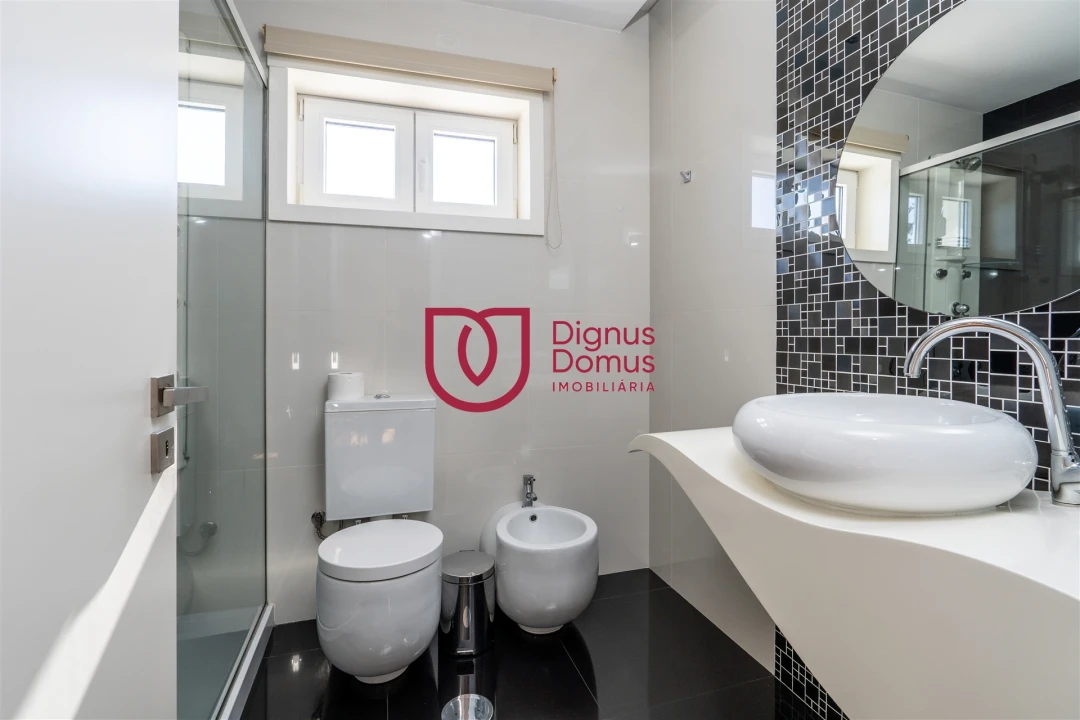 Moradia T7 para Venda em Constance Foto 26