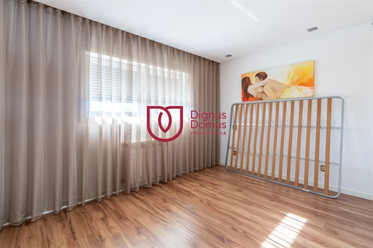 Moradia T7 para Venda em Constance Foto 29