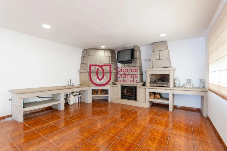 Moradia T7 para Venda em Constance Foto 64