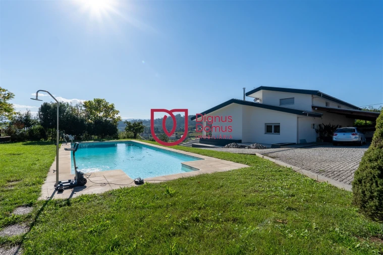 Moradia T7 para Venda em Constance Foto 38