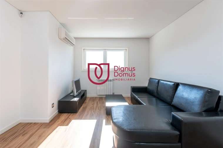 Moradia T7 para Venda em Constance Foto 27