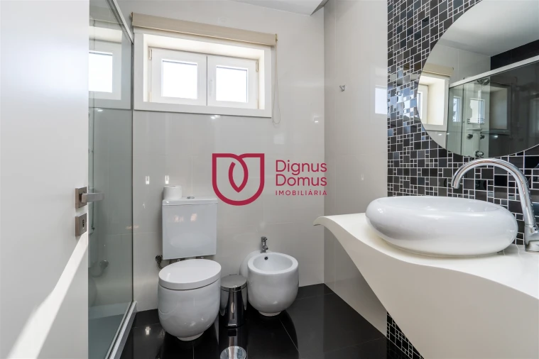 Moradia T7 para Venda em Constance Foto 26