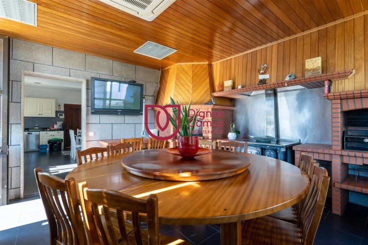 Moradia T7 para Venda em Constance Foto 52