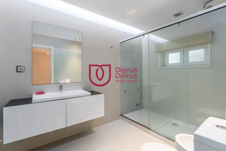 Moradia T7 para Venda em Constance Foto 22