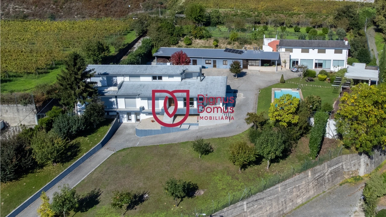 Moradia T7 para Venda em Constance Foto 71