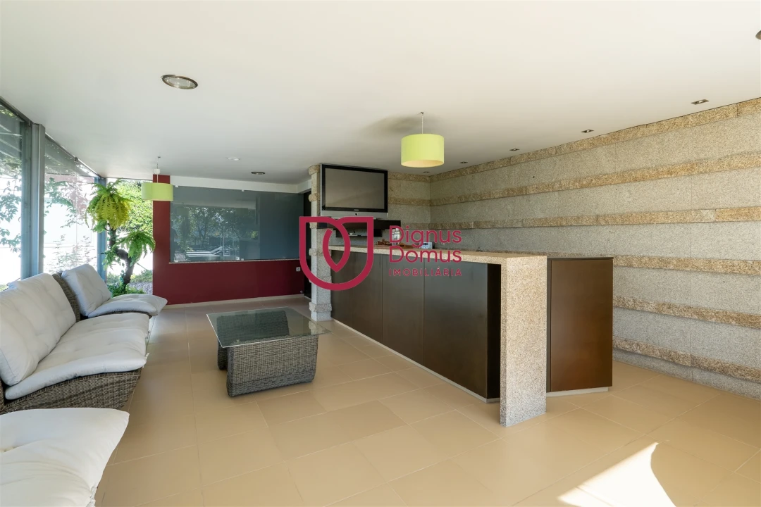 Moradia T7 para Venda em Constance Foto 44