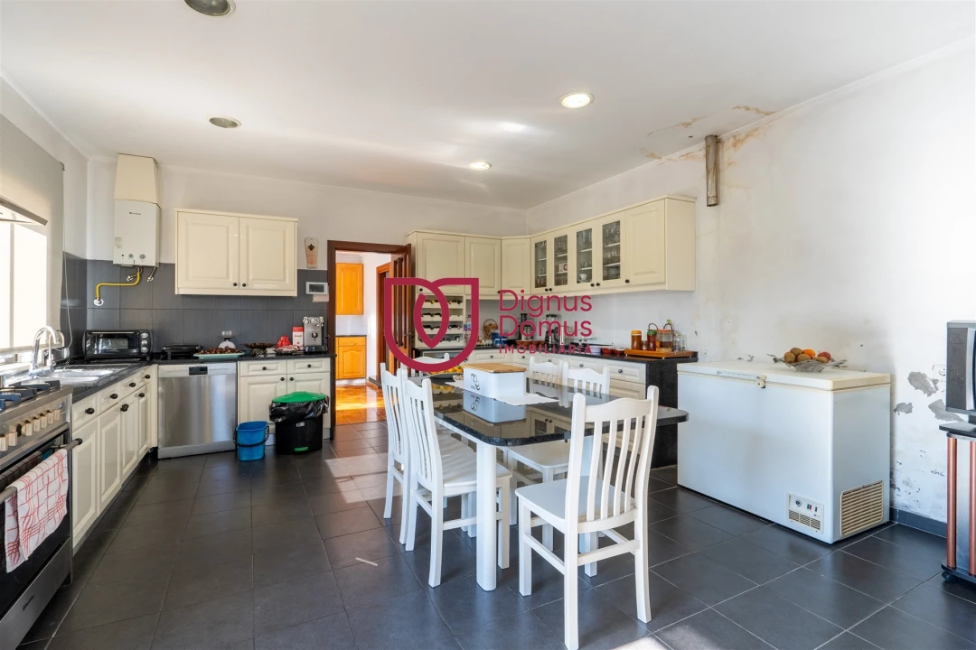 Moradia T7 para Venda em Constance Foto 54