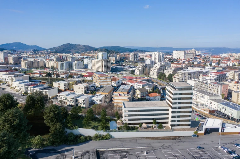 Terreno para Venda em Braga (São José de São Lázaro e São João do Souto) Foto 2
