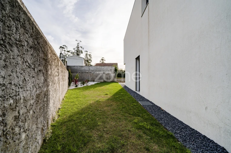 Moradia T3 para Venda em Vila Chã Foto 53