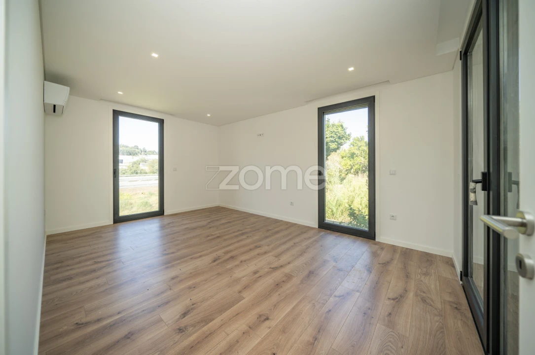 Moradia T4 para Venda em Sequeira Foto 32