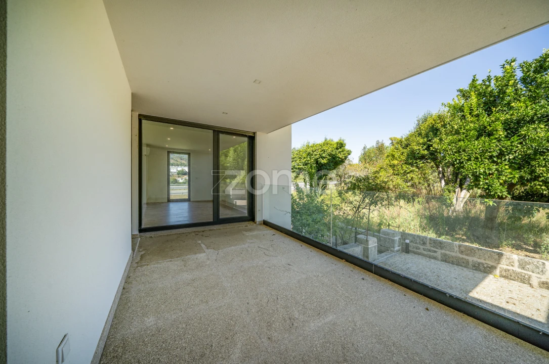 Moradia T4 para Venda em Sequeira Foto 34