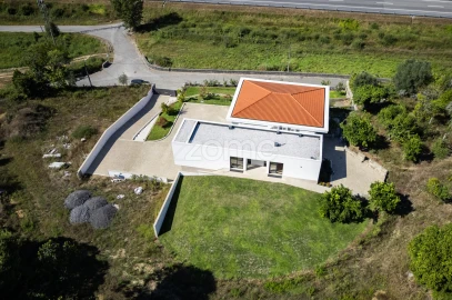 Moradia T4 para Venda em Sequeira