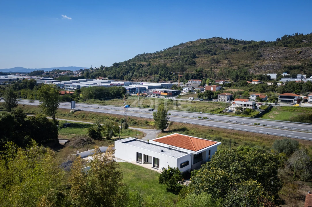 Moradia T4 para Venda em Sequeira Foto 72