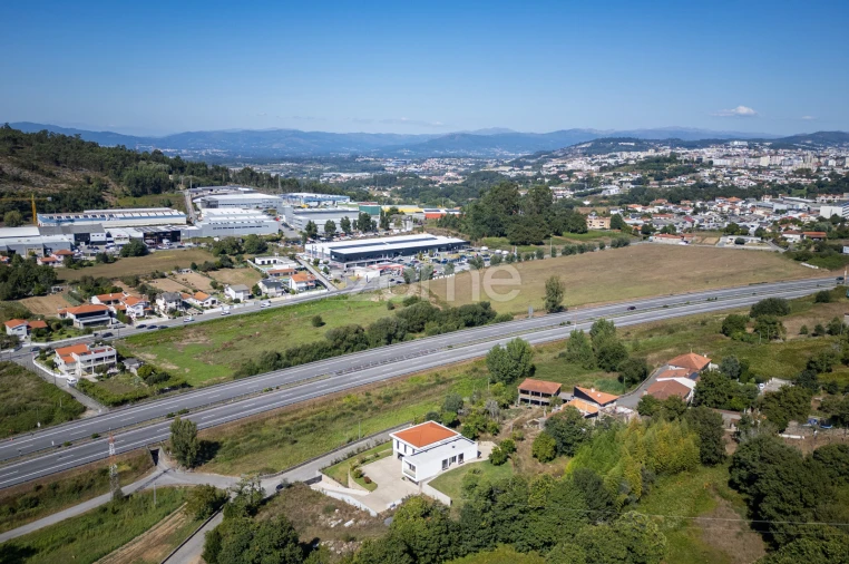 Moradia T4 para Venda em Sequeira Foto 73