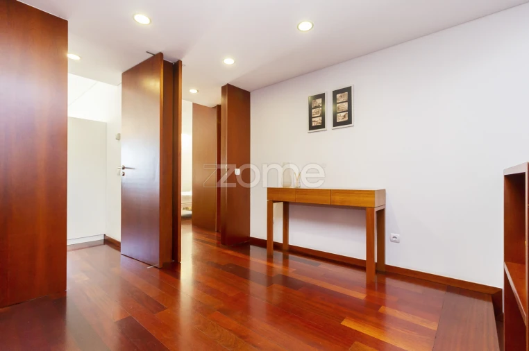 Apartamento T4 para Venda em Creixomil Foto 30
