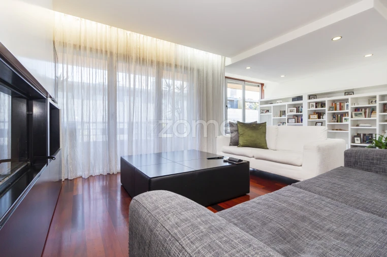 Apartamento T4 para Venda em Creixomil Foto 17