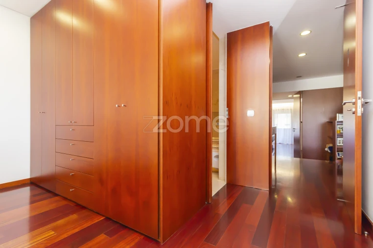Apartamento T4 para Venda em Creixomil Foto 36