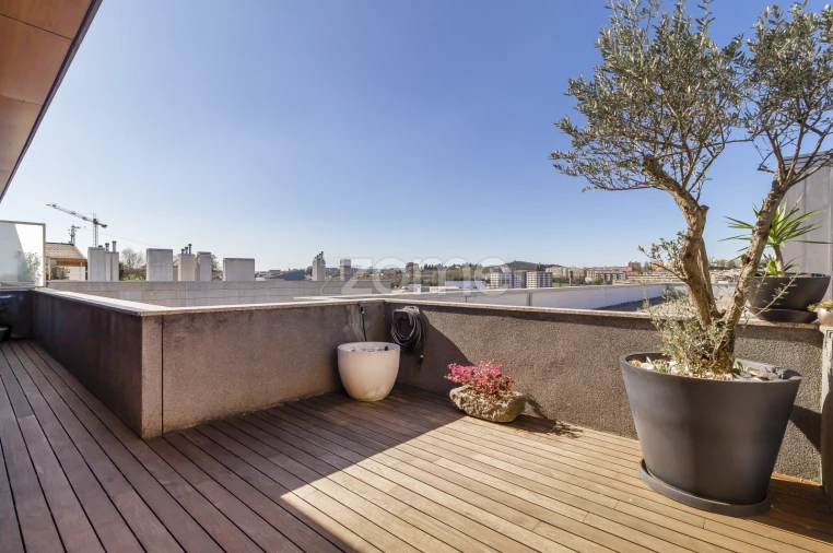 Apartamento T4 para Venda em Creixomil Foto 9