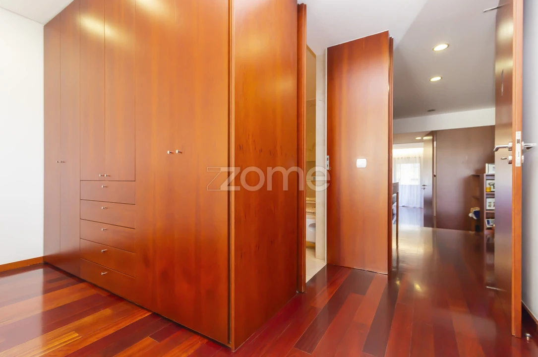 Apartamento T4 para Venda em Creixomil Foto 36