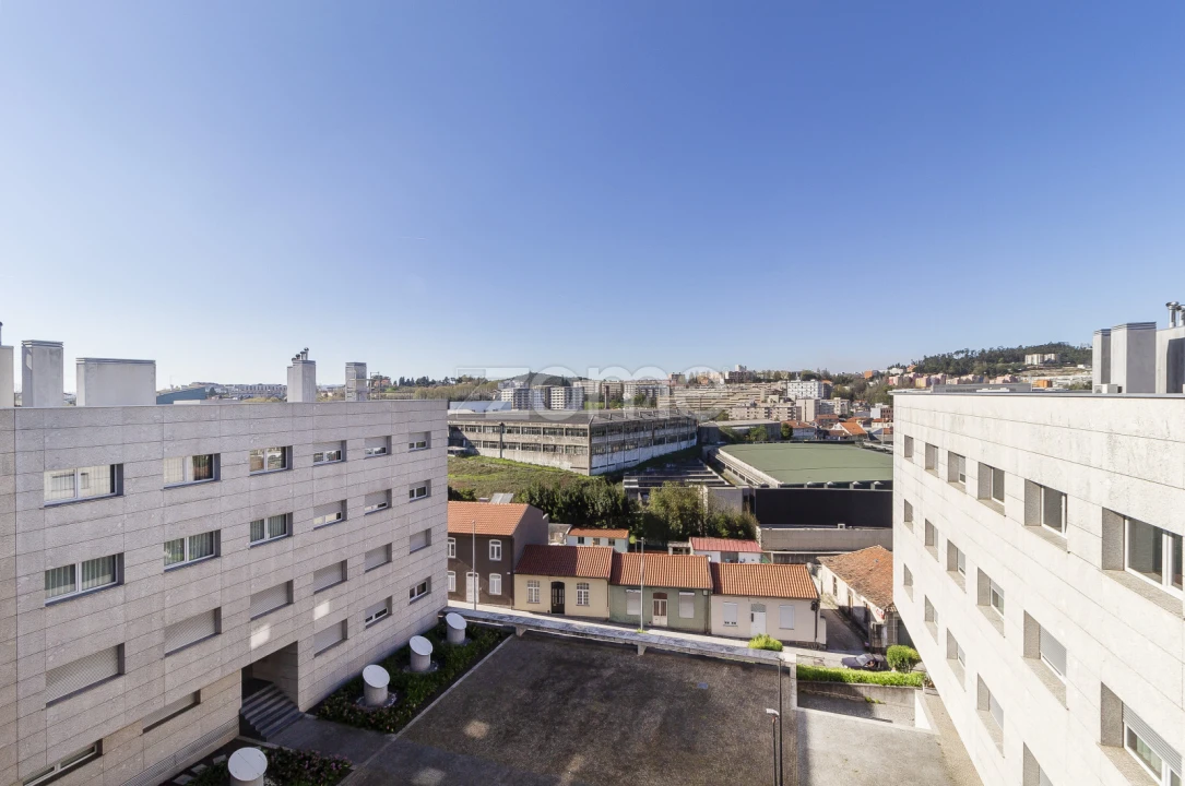 Apartamento T4 para Venda em Creixomil Foto 44