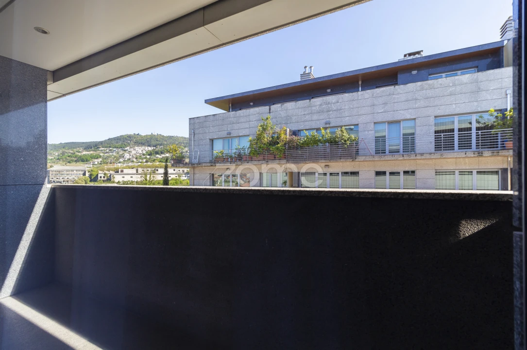 Apartamento T4 para Venda em Creixomil Foto 51