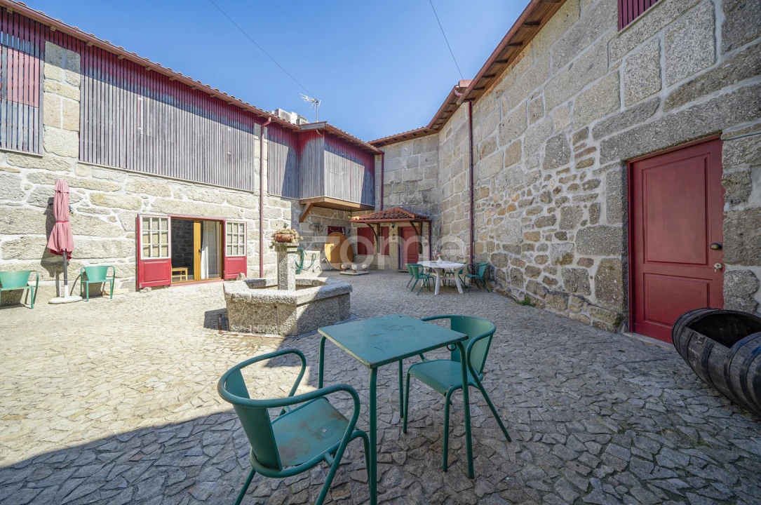 Quinta T8 para Venda em Campos e Louredo Foto 1