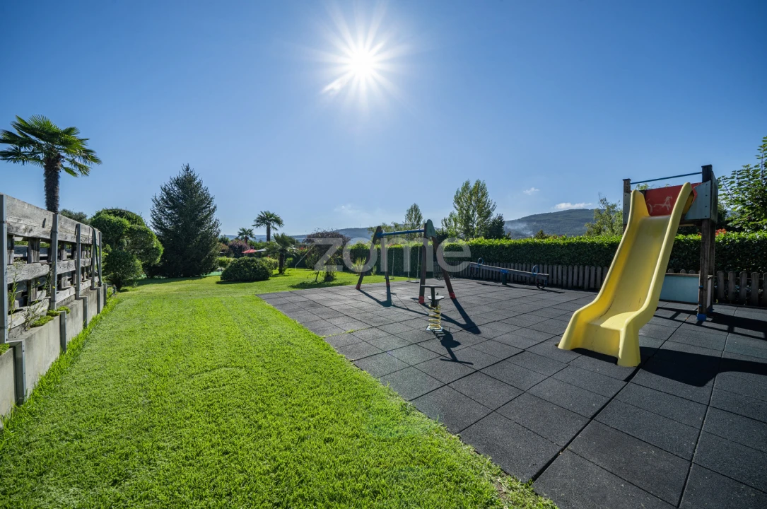 Terreno para Venda em Campos e Louredo Foto 25