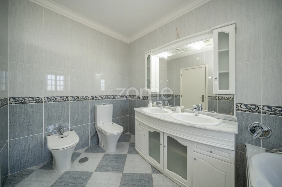 Terreno para Venda em Campos e Louredo Foto 51