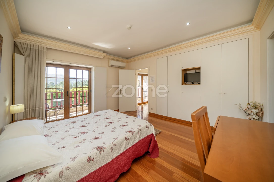 Terreno para Venda em Campos e Louredo Foto 52