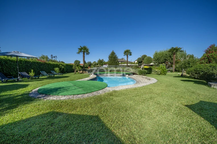 Terreno para Venda em Campos e Louredo Foto 12
