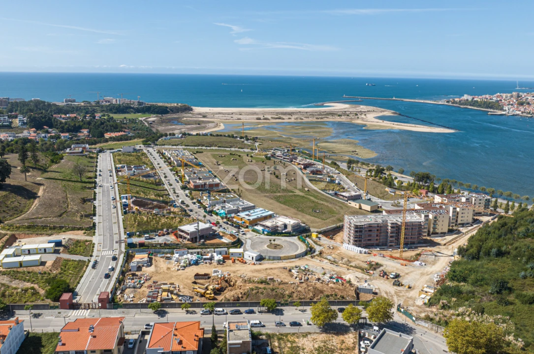 Moradia T4 para Venda em Santa Marinha e São Pedro da Afurada Foto 72