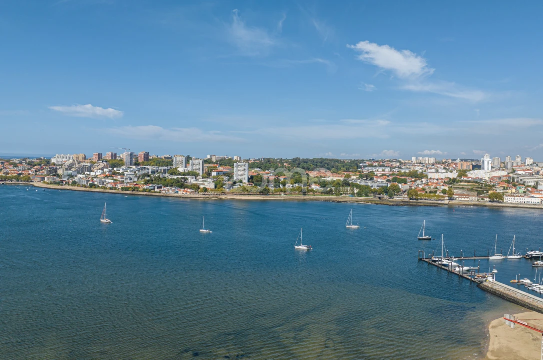 Moradia T4 para Venda em Santa Marinha e São Pedro da Afurada Foto 75