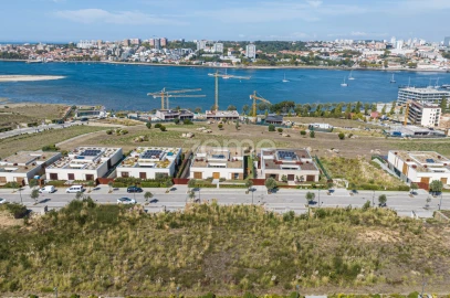 Moradia T4 para Venda em Santa Marinha e São Pedro da Afurada