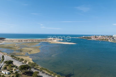Moradia T4 para Venda em Santa Marinha e São Pedro da Afurada