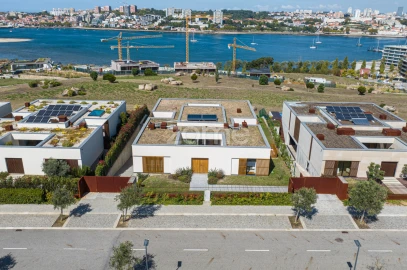 Moradia T4 para Venda em Santa Marinha e São Pedro da Afurada