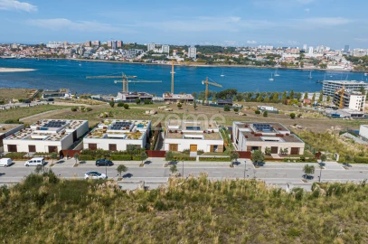 Moradia T4 para Venda em Santa Marinha e São Pedro da Afurada