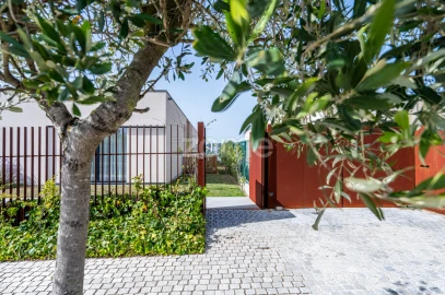 Moradia T4 para Venda em Santa Marinha e São Pedro da Afurada