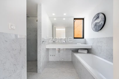 Moradia T4 para Venda em Santa Marinha e São Pedro da Afurada