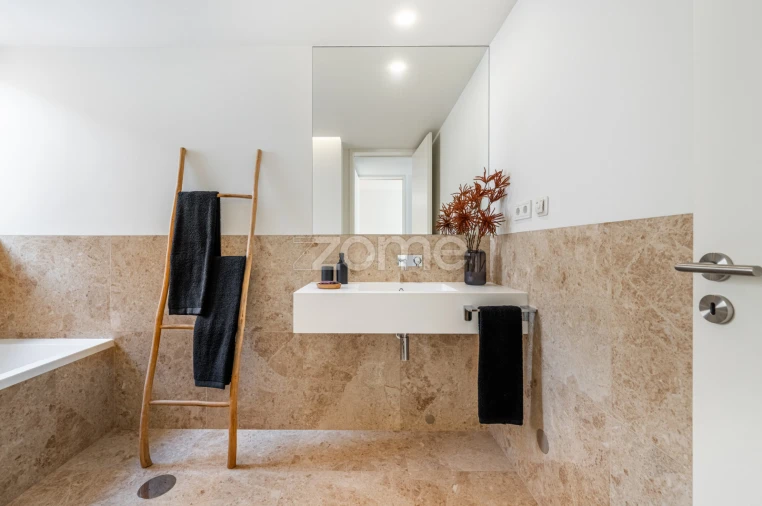 Moradia T4 para Venda em Santa Marinha e São Pedro da Afurada Foto 48