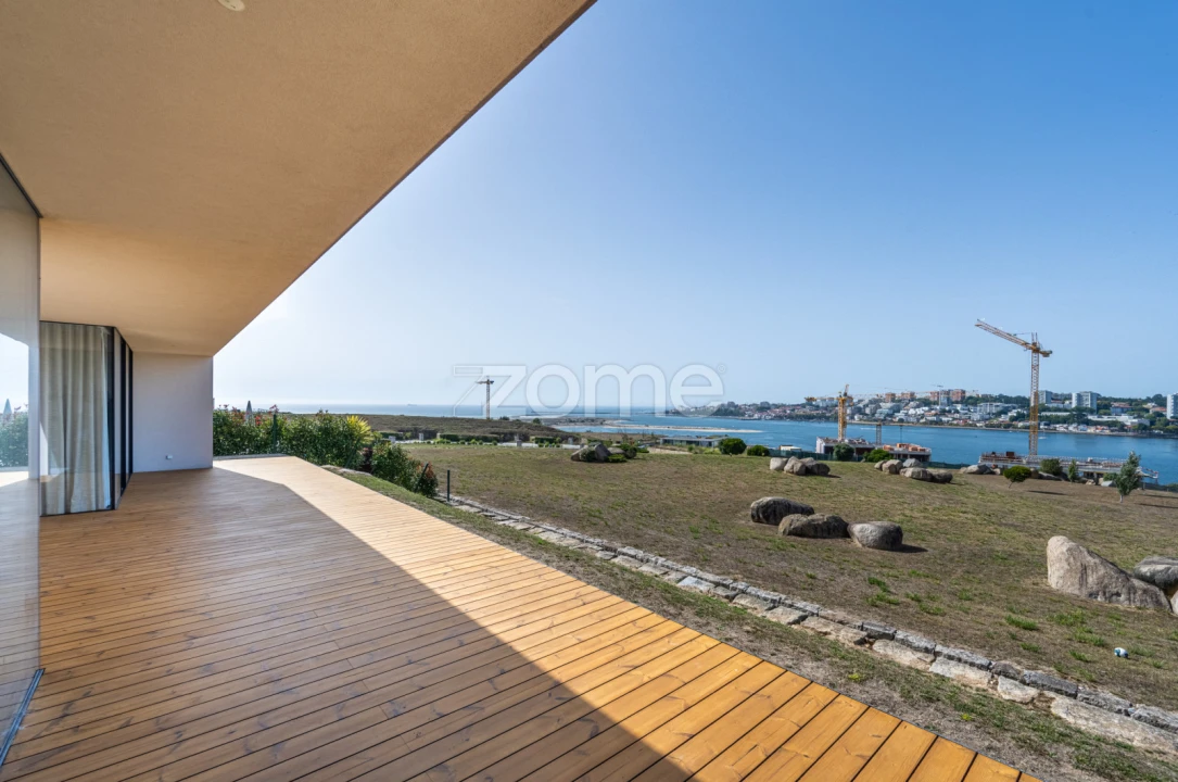 Moradia T4 para Venda em Santa Marinha e São Pedro da Afurada Foto 19