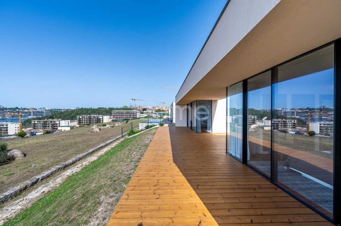 Moradia T4 para Venda em Santa Marinha e São Pedro da Afurada Foto 18