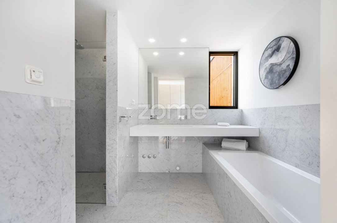 Moradia T4 para Venda em Santa Marinha e São Pedro da Afurada Foto 33