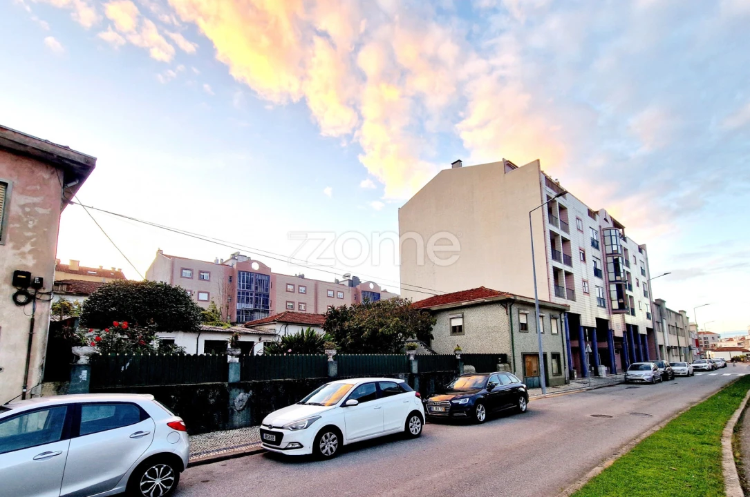 Moradia T5 para Venda em São João da Madeira Foto 3