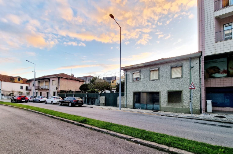 Moradia T5 para Venda em São João da Madeira Foto 2