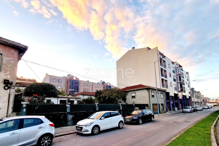 Moradia T5 para Venda em São João da Madeira Foto 3